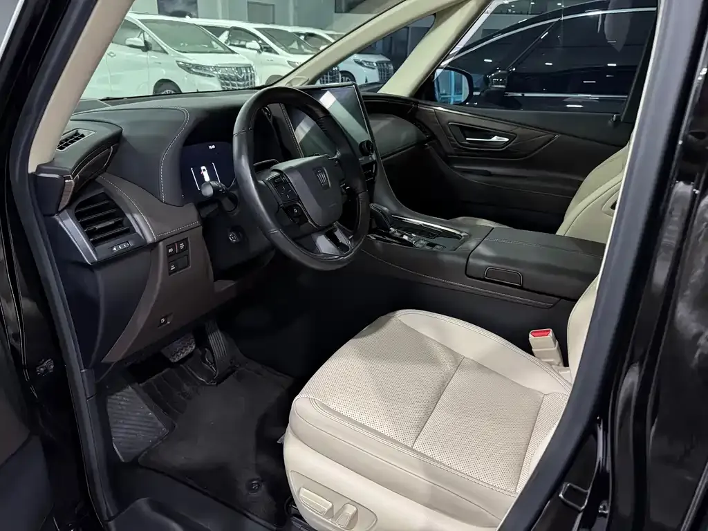 Toyota Vellfire — фото 2