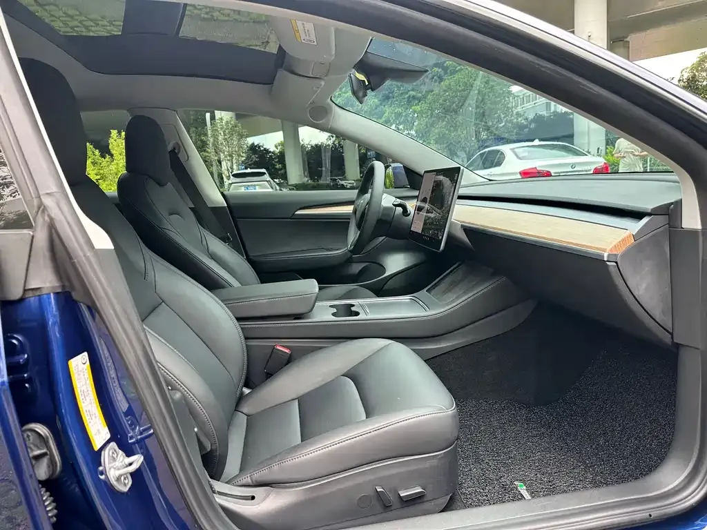 Tesla Model 3 — фото 3