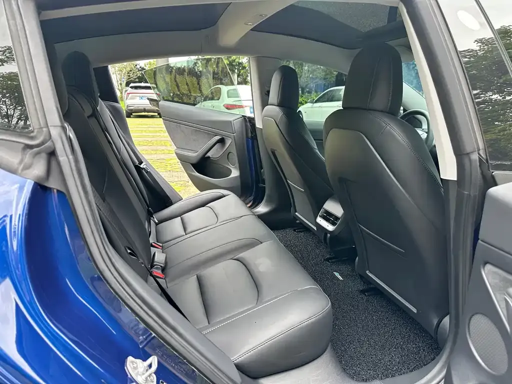 Tesla Model 3 — фото 2