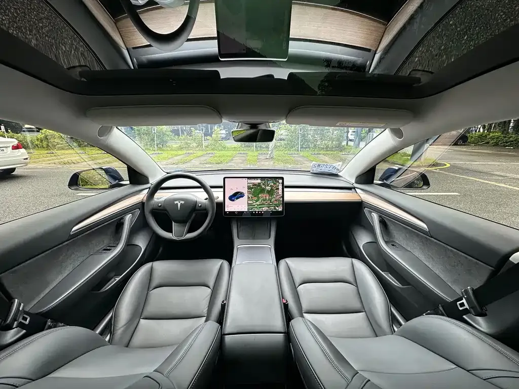 Tesla Model 3 — фото 4