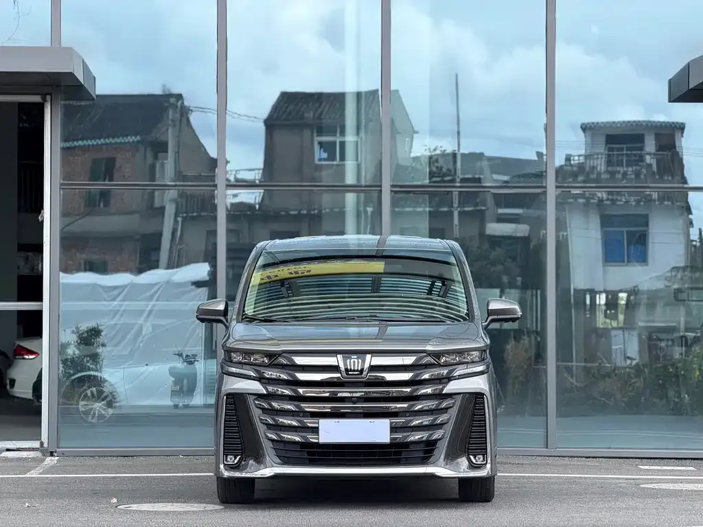 Toyota Vellfire — фото 2