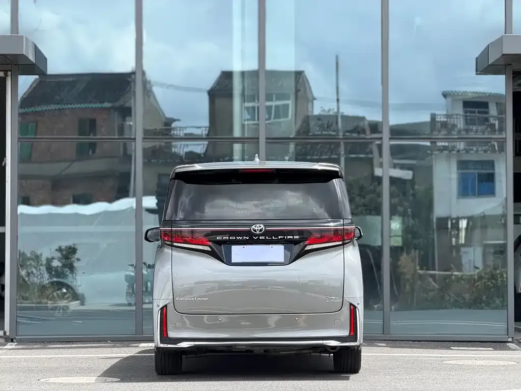 Toyota Vellfire — фото 3