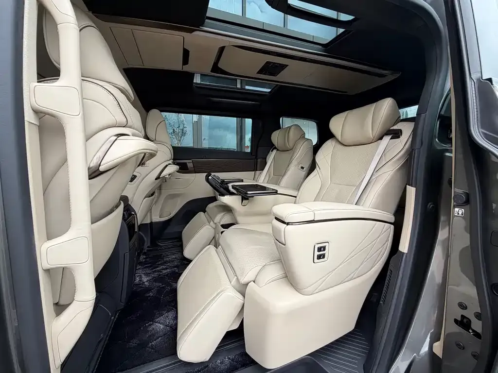 Toyota Vellfire — фото 7