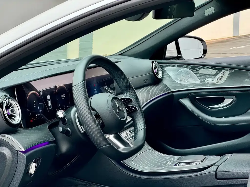 Mercedes-Benz CLS — фото 6