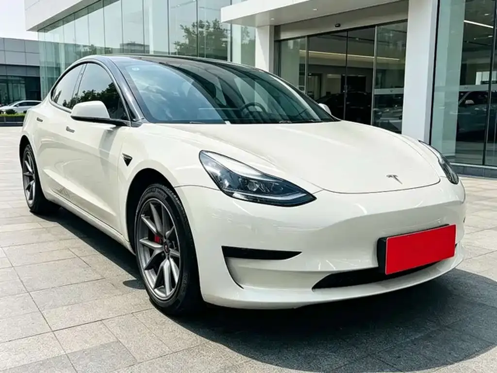 Tesla Model 3 — фото 7