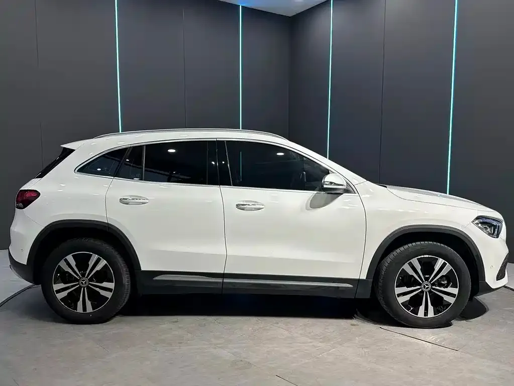 Mercedes-Benz GLA — фото 10