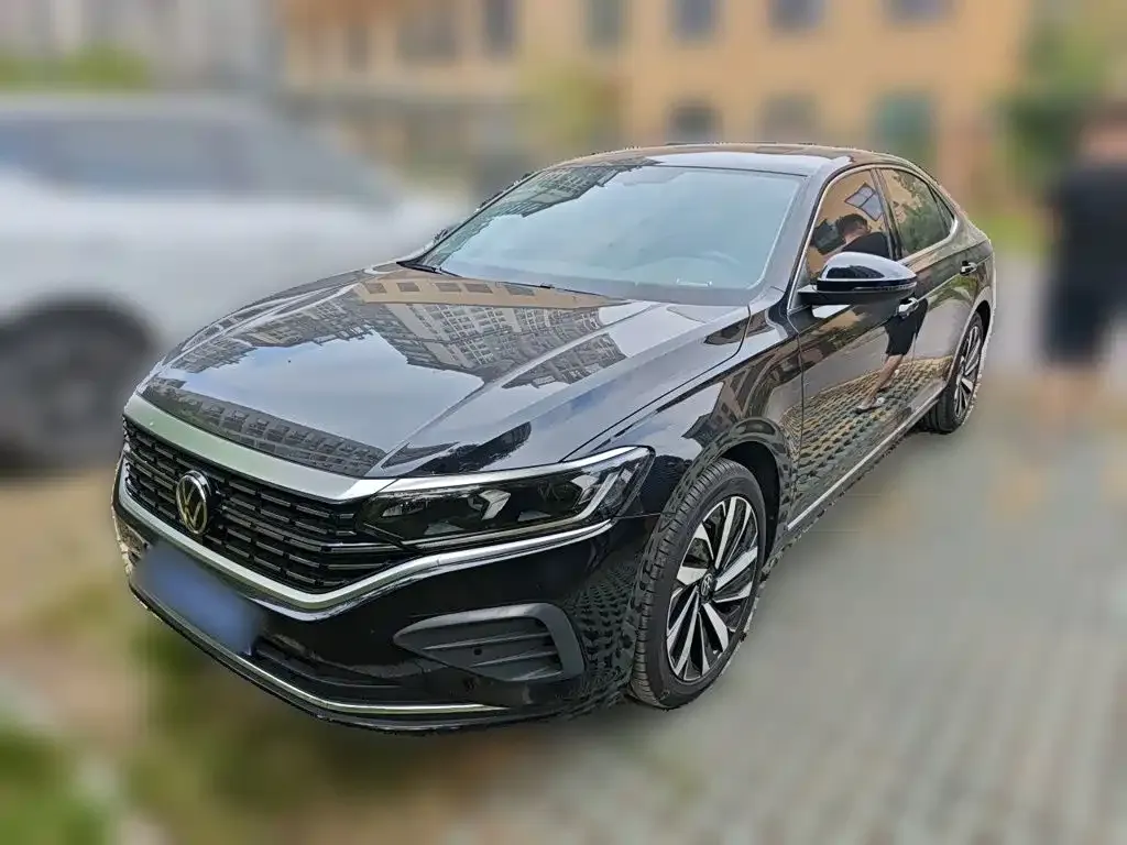 Volkswagen Passat — фото 1