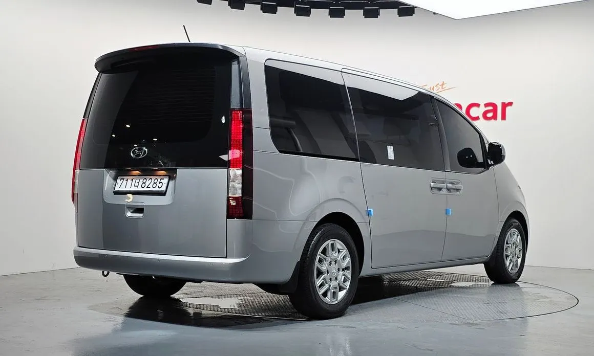 Hyundai Staria — фото 3