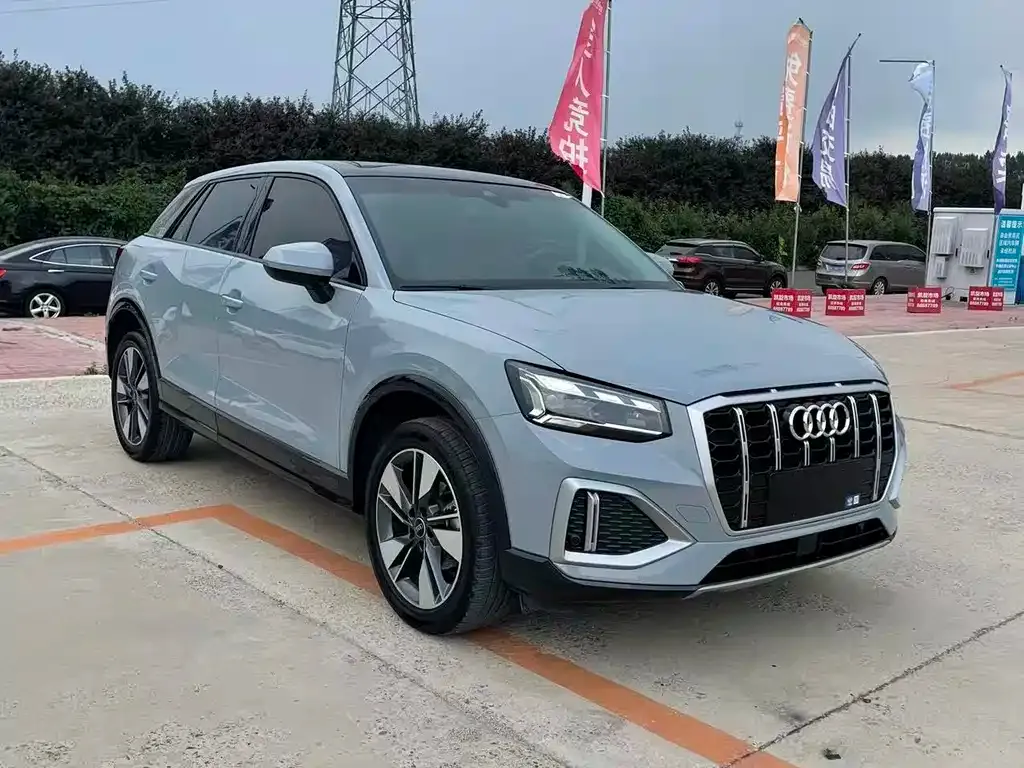 Audi Q2L — фото 10
