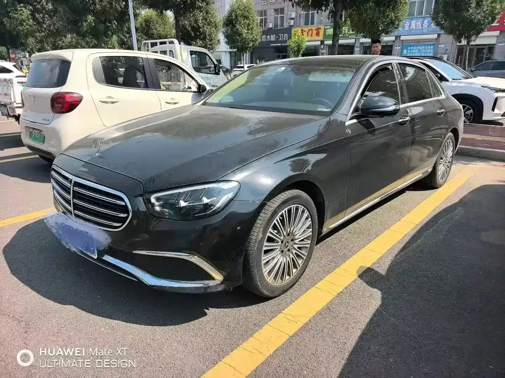 Mercedes-Benz E-Class — фото 1