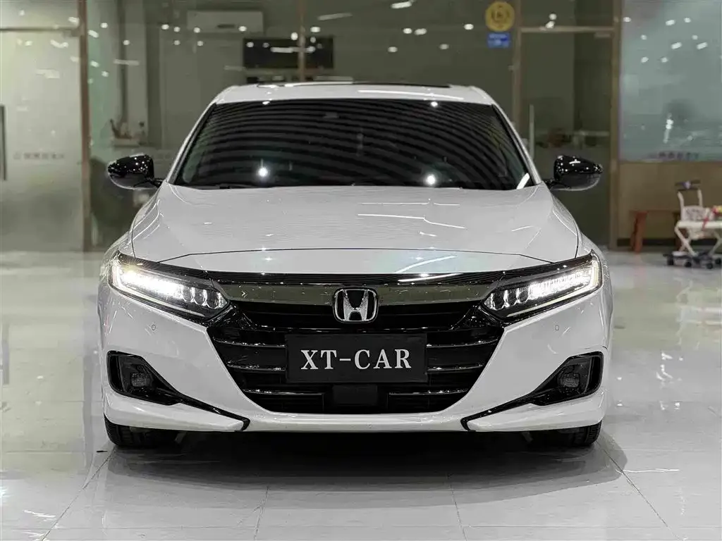 Honda Accord — фото 9