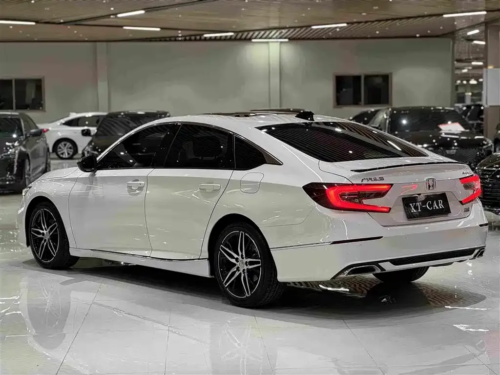 Honda Accord — фото 6
