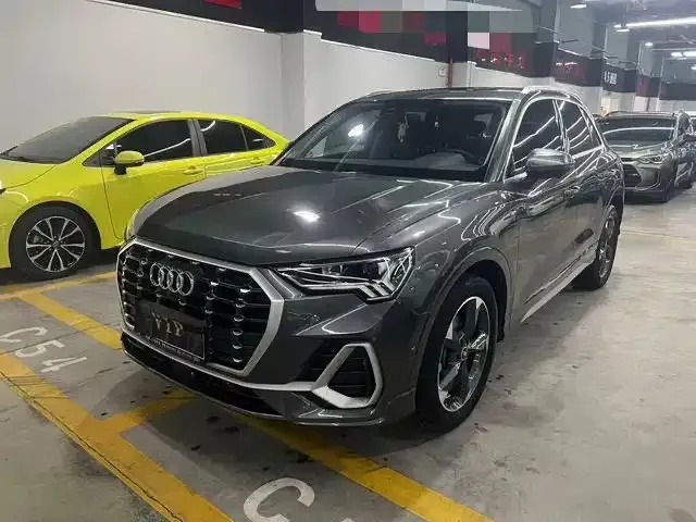 Audi Q3 — фото 1