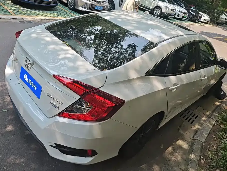 Honda Civic — фото 10