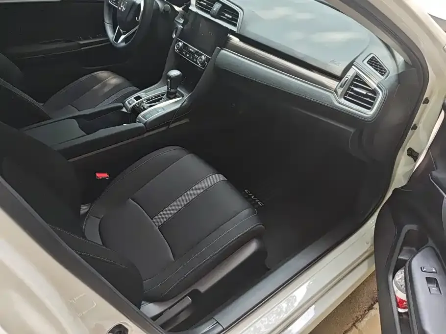 Honda Civic — фото 2