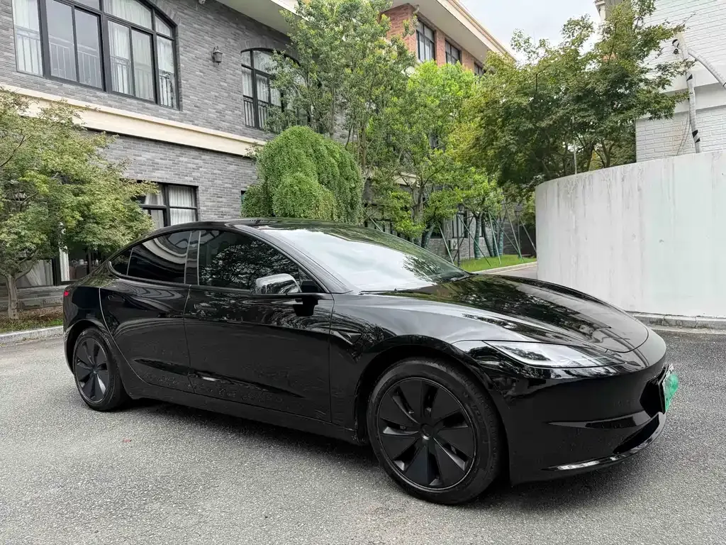 Tesla Model 3 — фото 7