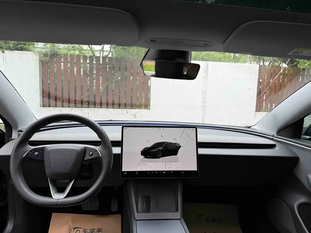 Tesla Model 3 — фото 2