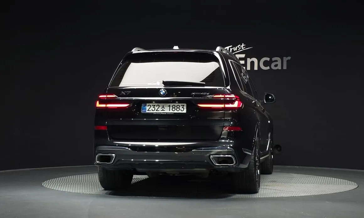 BMW X7 — фото 2
