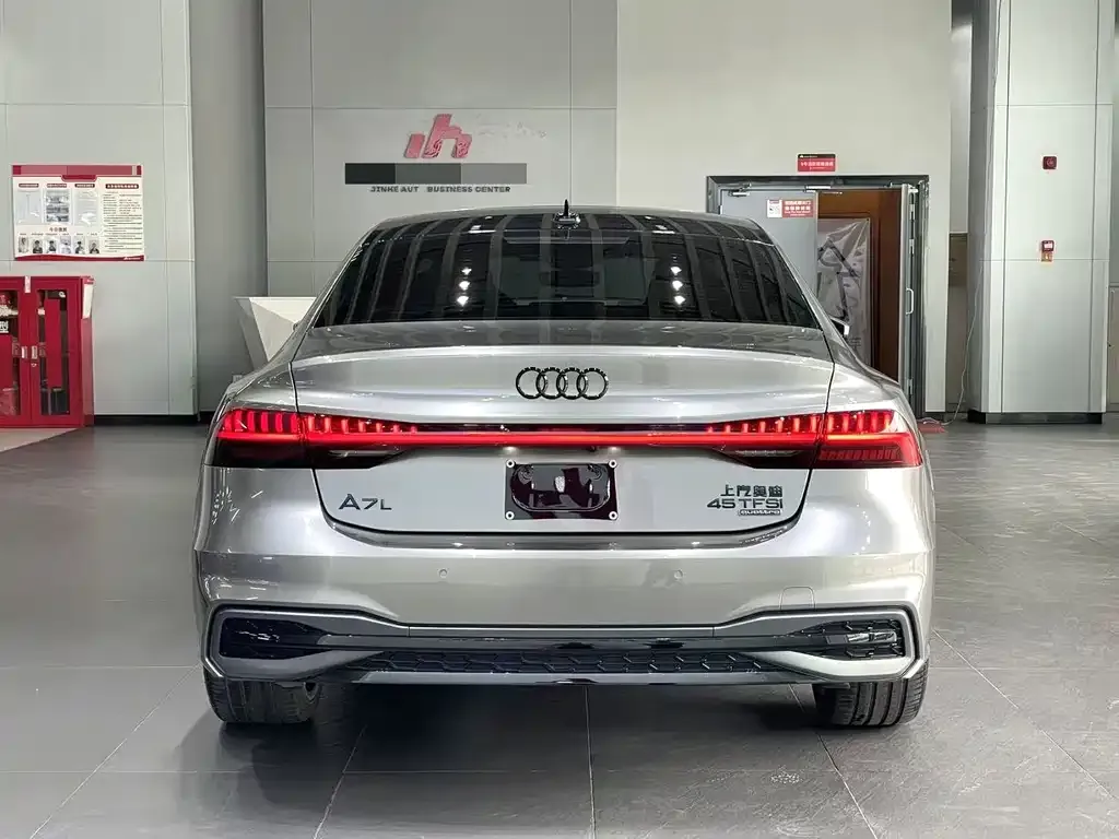 Audi A7L — фото 6
