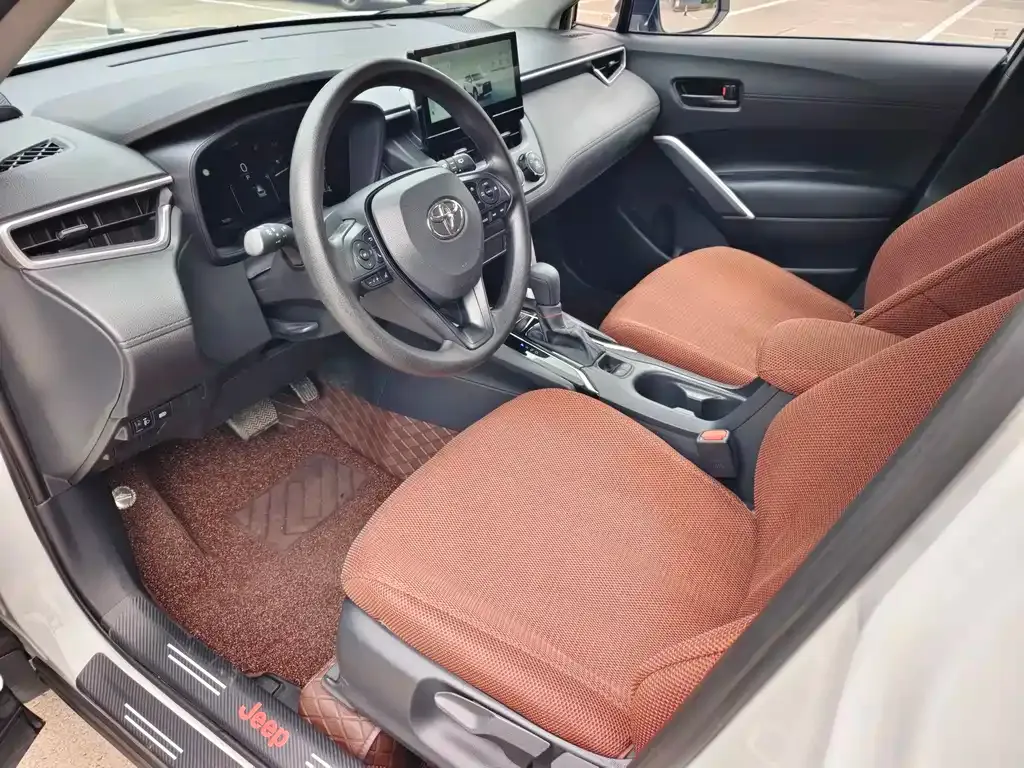 Toyota Corolla Cross — фото 4