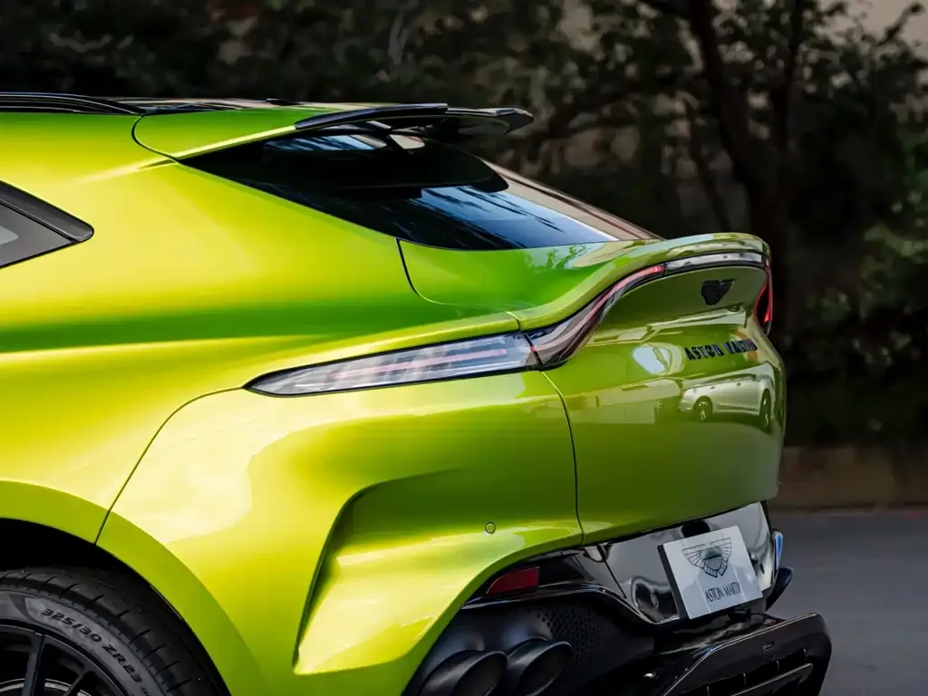Aston Martin DBX — фото 9