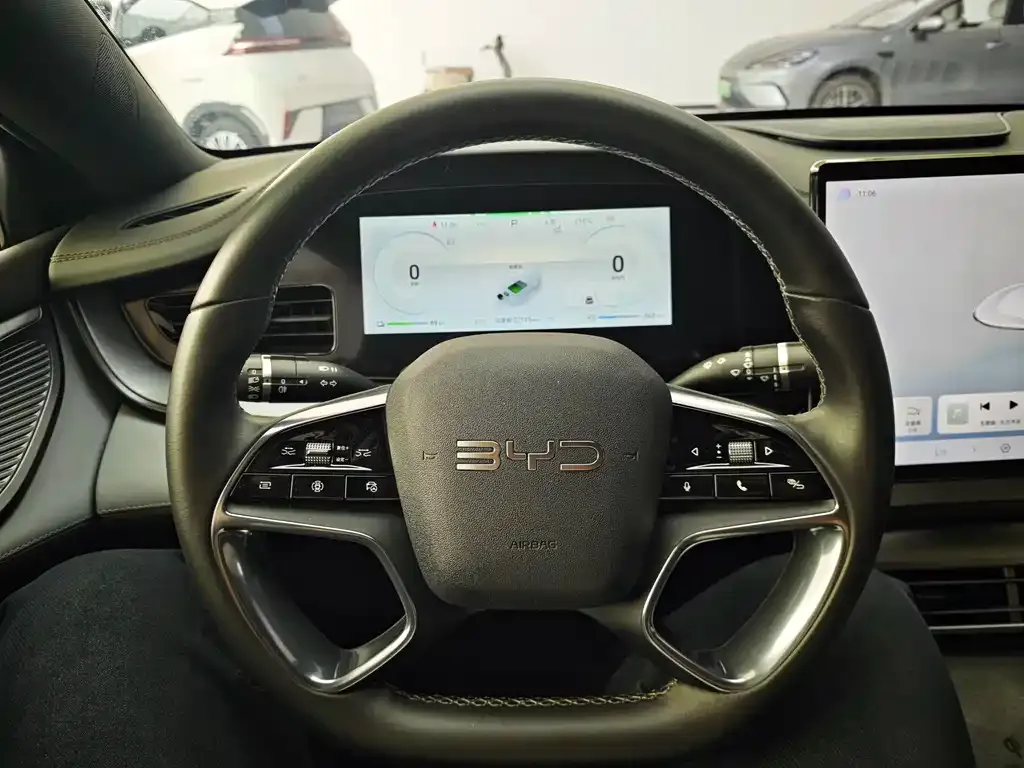 BYD Seal — фото 8