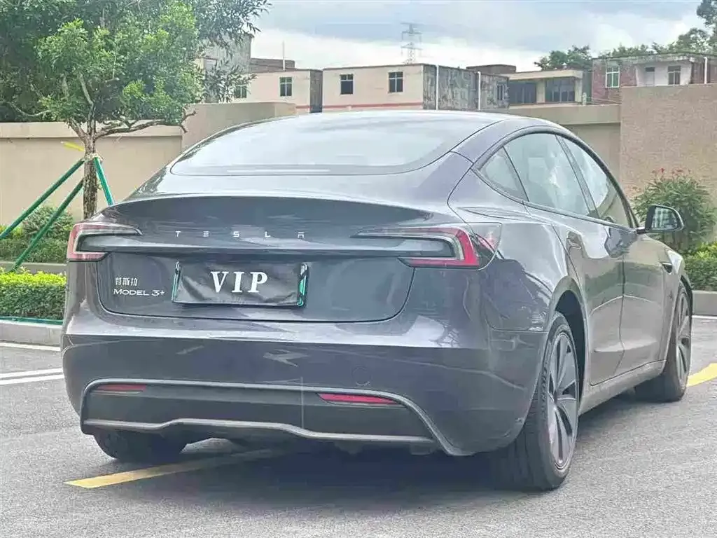 Tesla Model 3 — фото 5