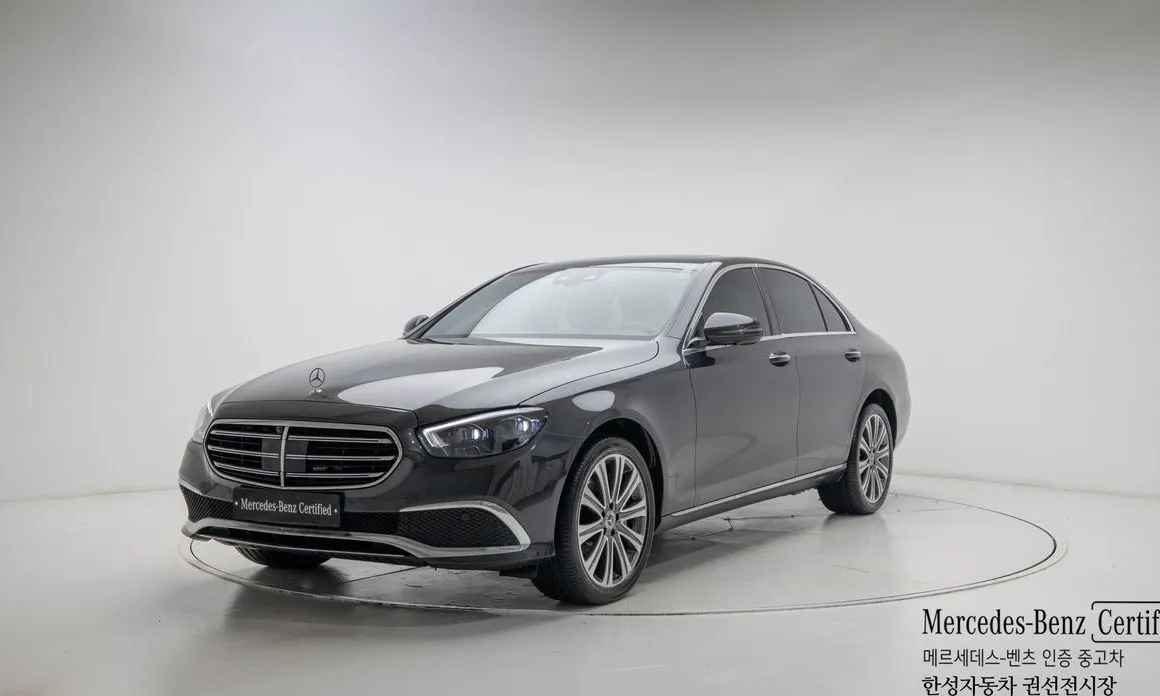 Mercedes-Benz E-Class — фото 1