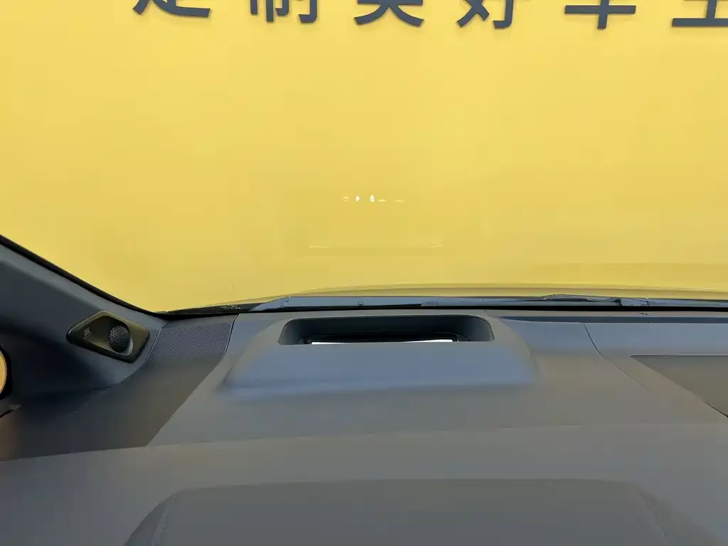 Toyota Alphard — фото 2