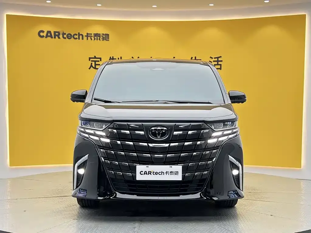 Toyota Alphard — фото 4