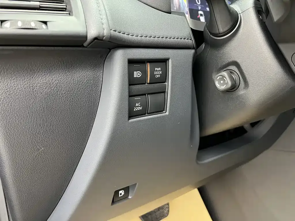Toyota Alphard — фото 10