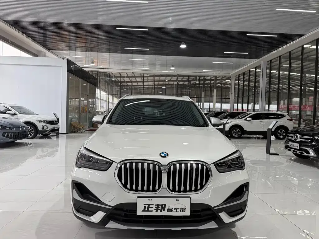BMW X1 — фото 8
