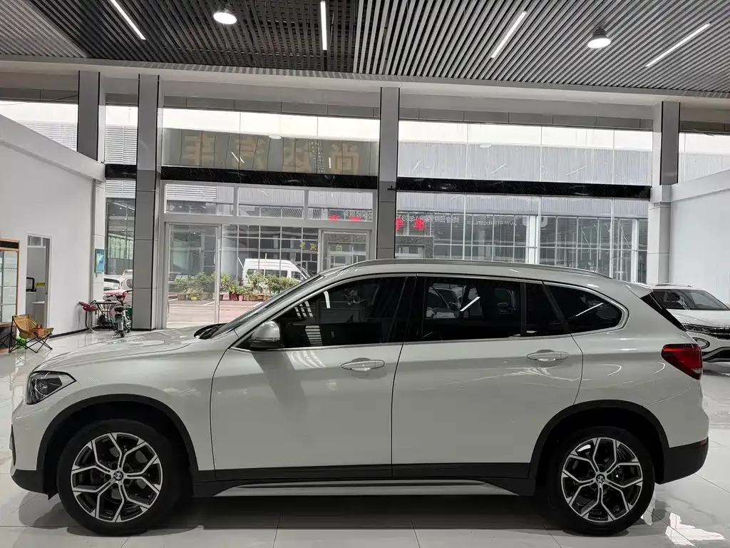 BMW X1 — фото 9