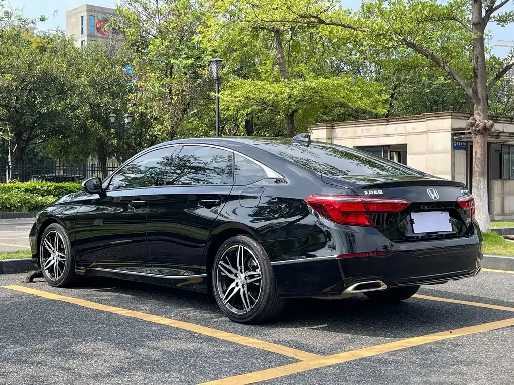 Honda Inspire — фото 10