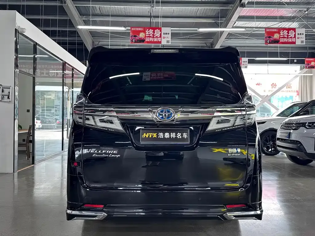 Toyota Vellfire — фото 2