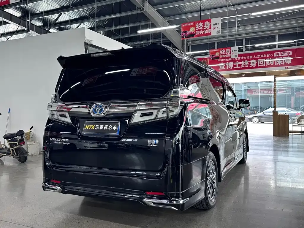 Toyota Vellfire — фото 8