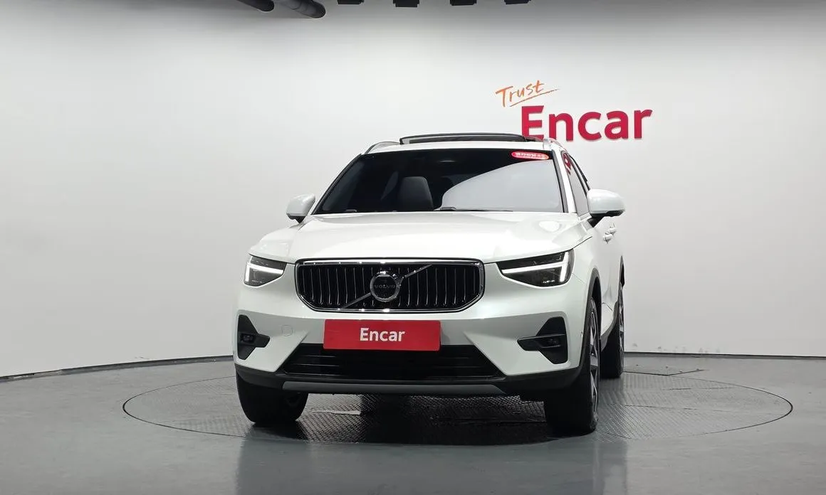 Volvo XC40 — фото 2
