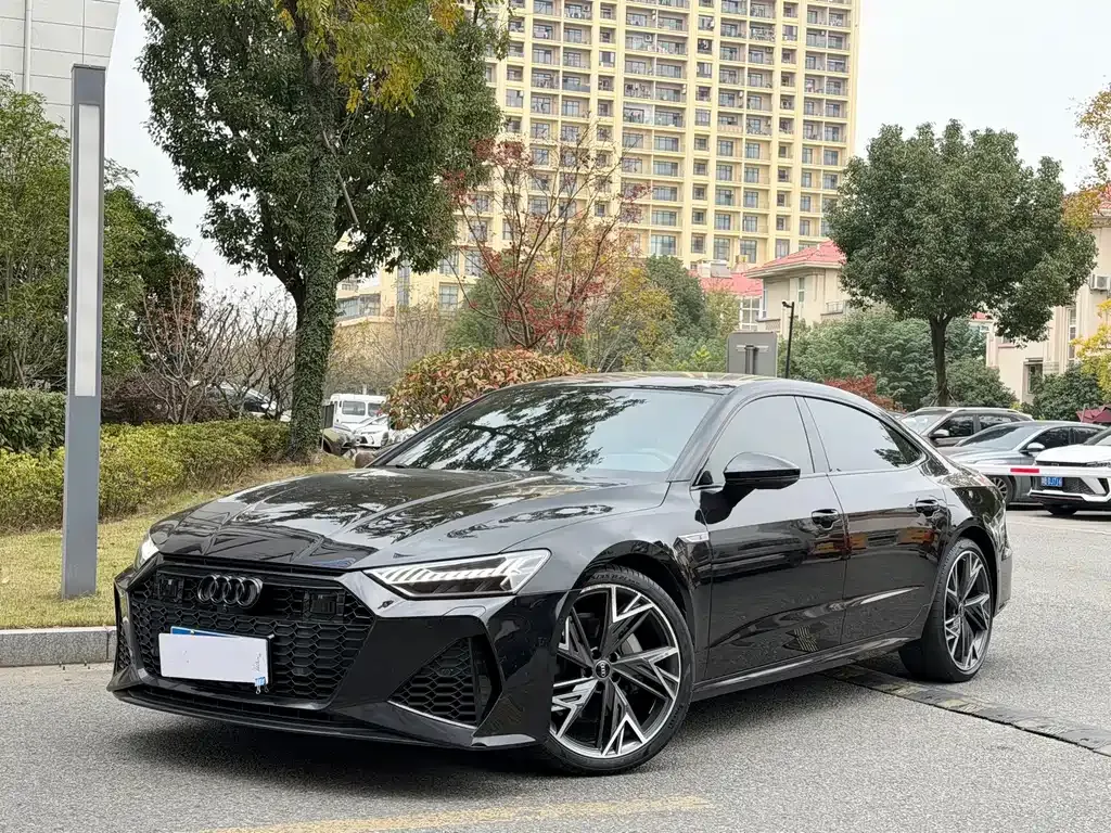 Audi A7L — фото 1