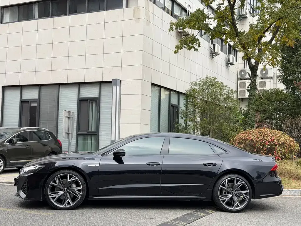 Audi A7L — фото 6
