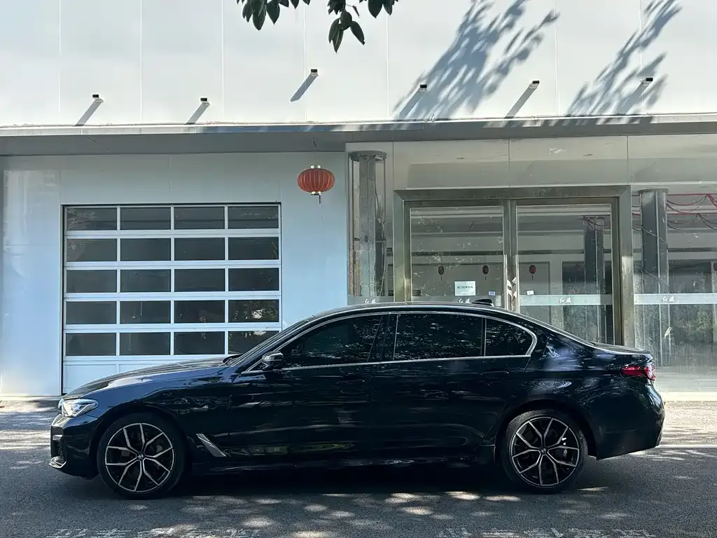 BMW 5 Series — фото 3