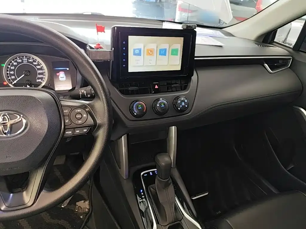 Toyota Corolla Cross — фото 3