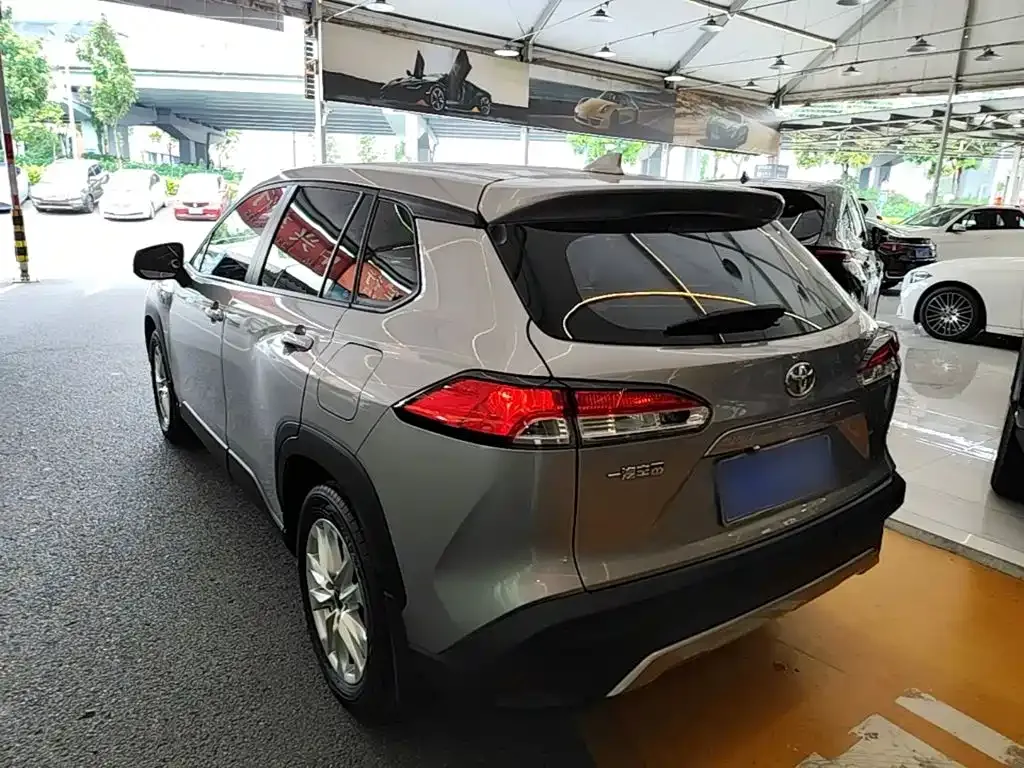 Toyota Corolla Cross — фото 7