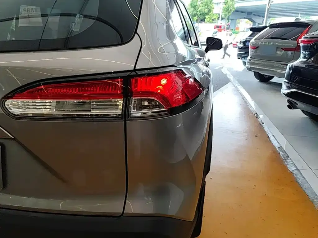 Toyota Corolla Cross — фото 9