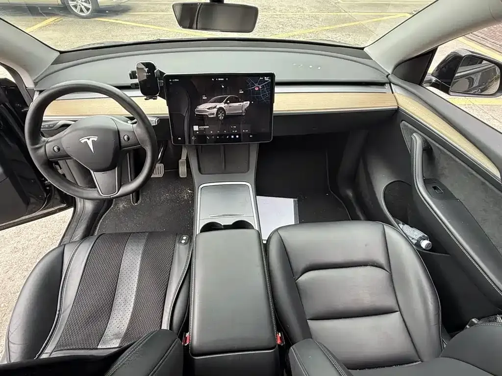 Tesla Model Y — фото 4