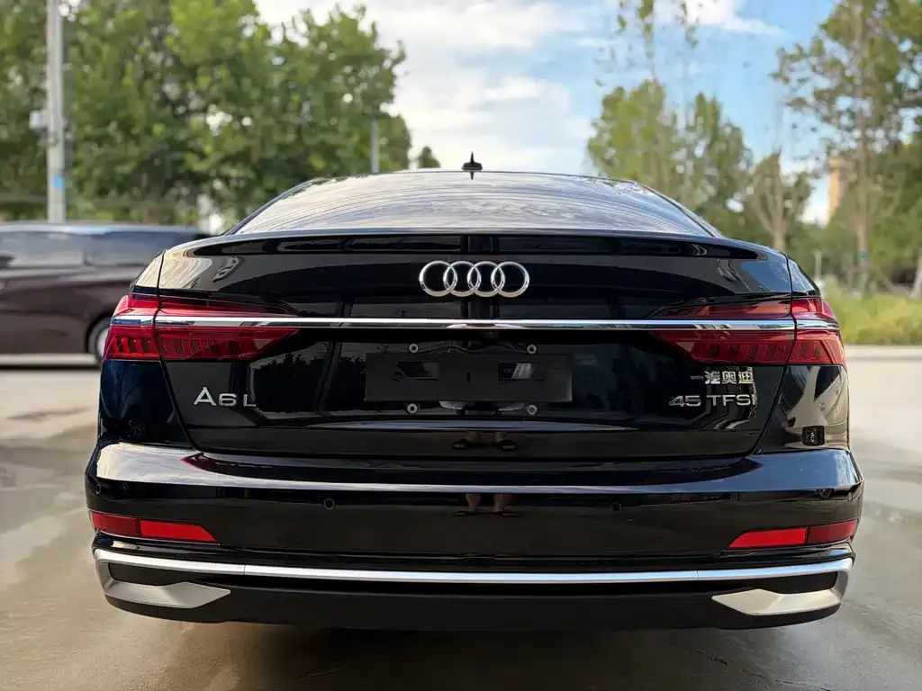 Audi A6L — фото 8