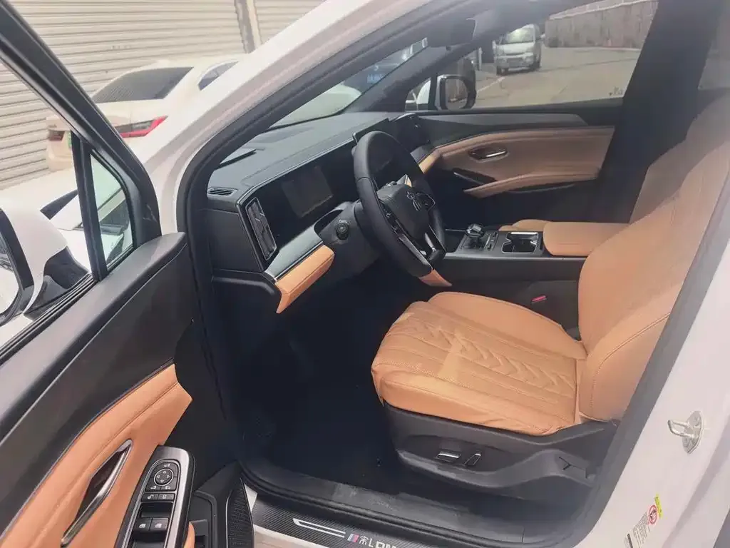 BYD L DM-i — фото 2
