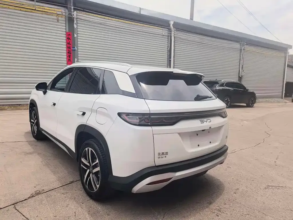 BYD L DM-i — фото 4