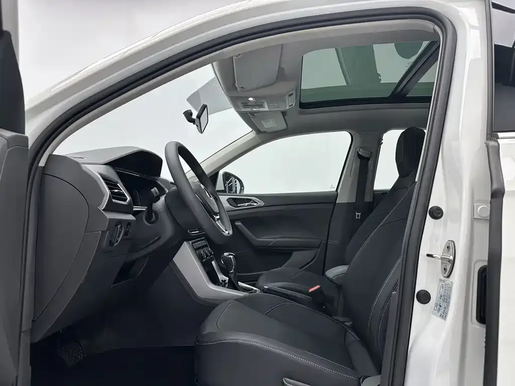 Volkswagen T-Cross — фото 9