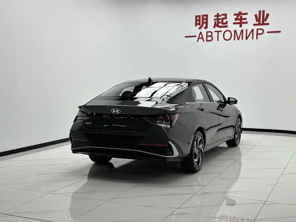 Hyundai Elantra — фото 4
