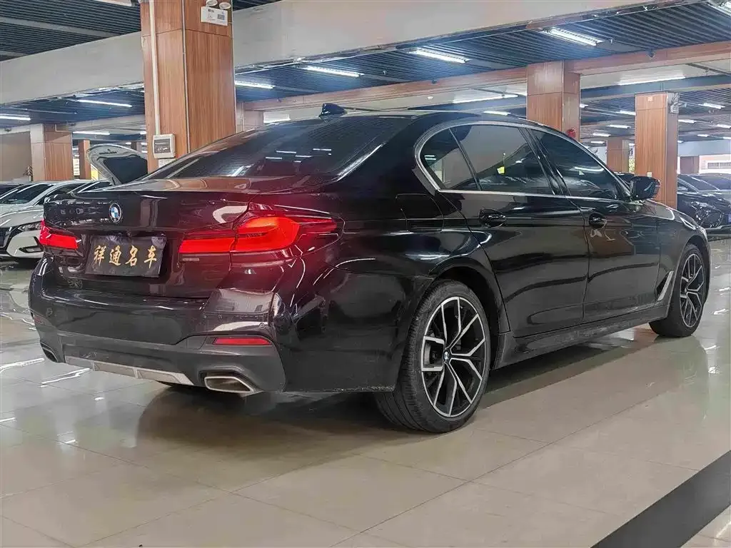 BMW 5 Series — фото 10